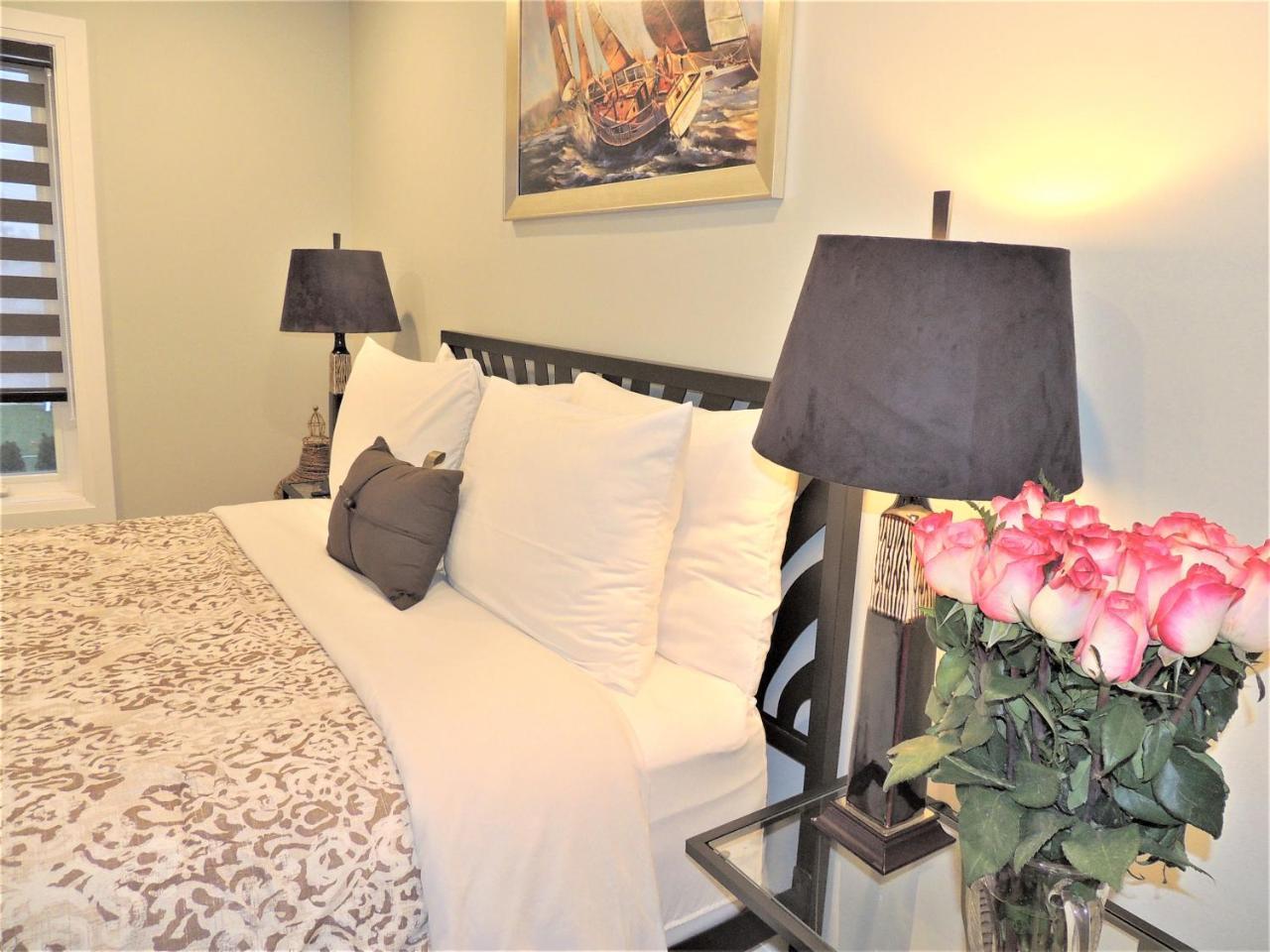 Iresidence In - 4 Bedroom Vacation Toronto