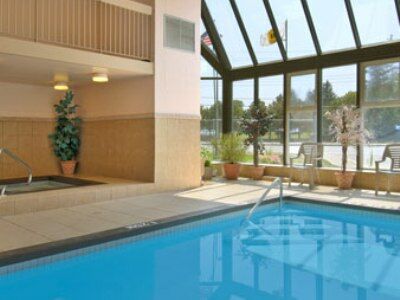 Hotel Super 8 By Wyndham East On 2*