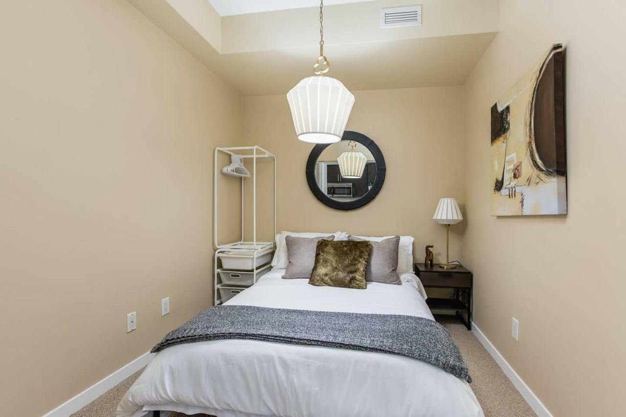 Executive In The Heart Of Downtown Apartment Toronto