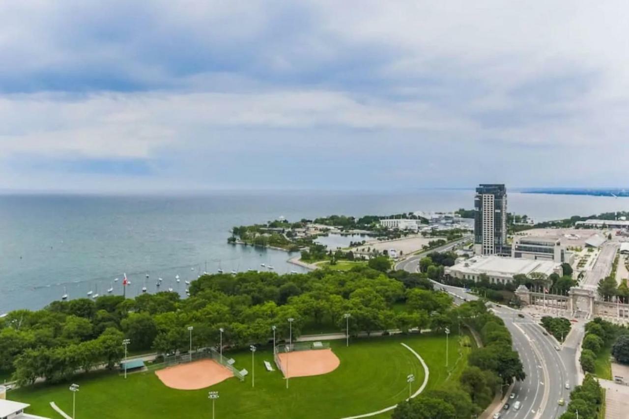30 Off View Heart Of Downtown Toronto