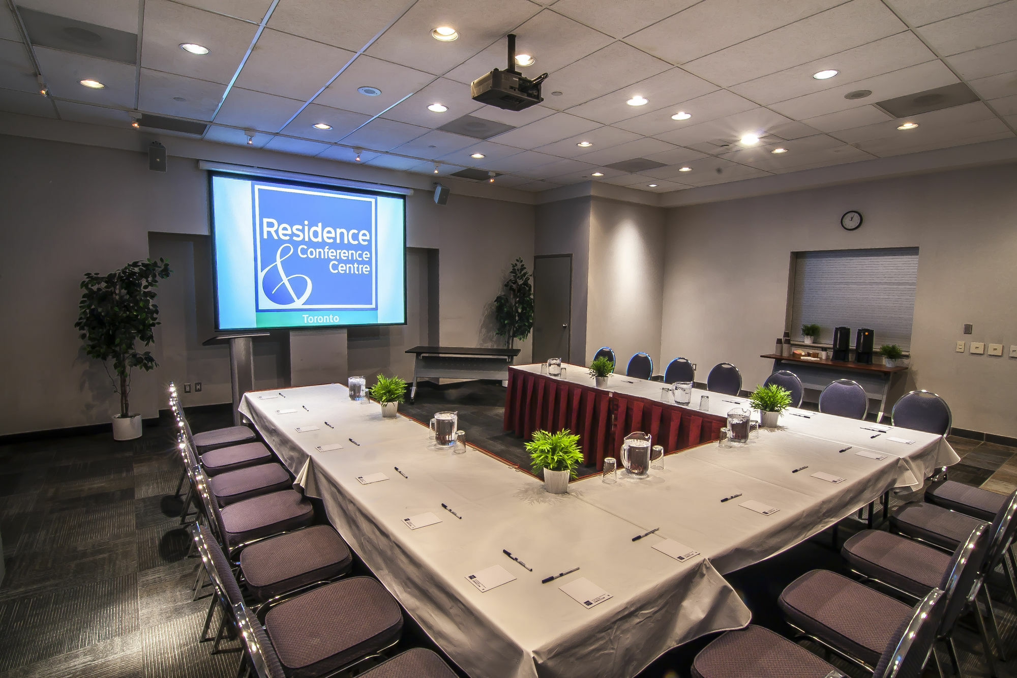 Apartment & Conference Centre - *