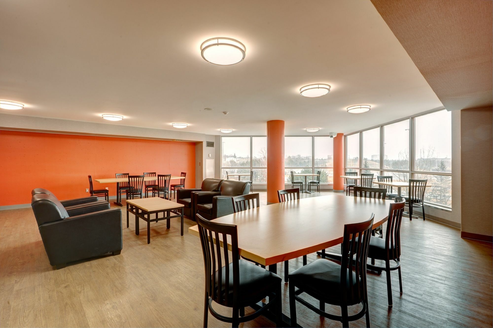 Apartment & Conference Centre - *