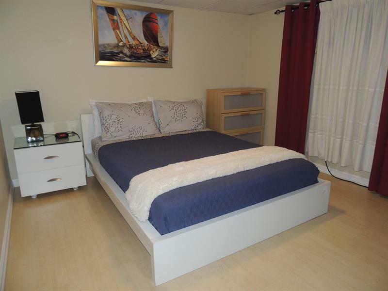 Apartment Vacation - Executive Underground One-bedroom Toronto