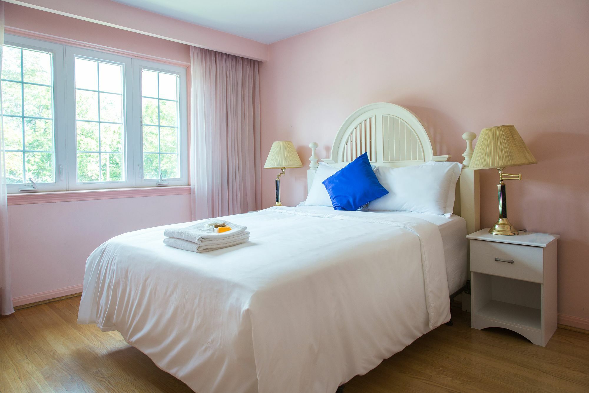 Charlton Suites Guest House 2* Toronto