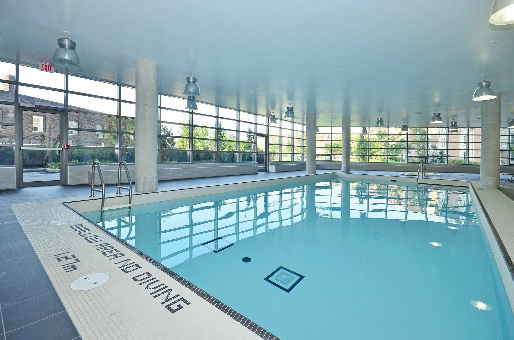 Lavish Suites - Brand New Two Bedroom - Cn Tower View *
