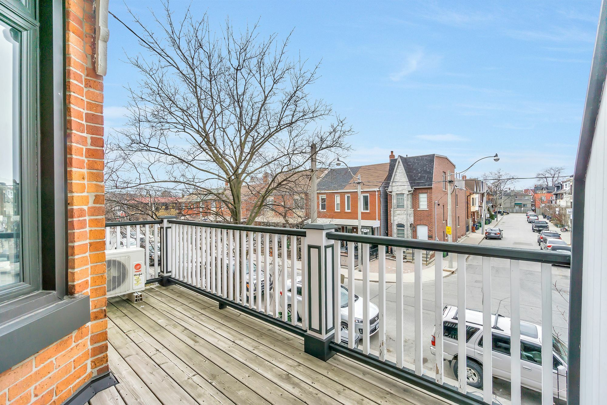 Quickstay - Chic & Modern Townhouse In Little Italy Holiday home Toronto