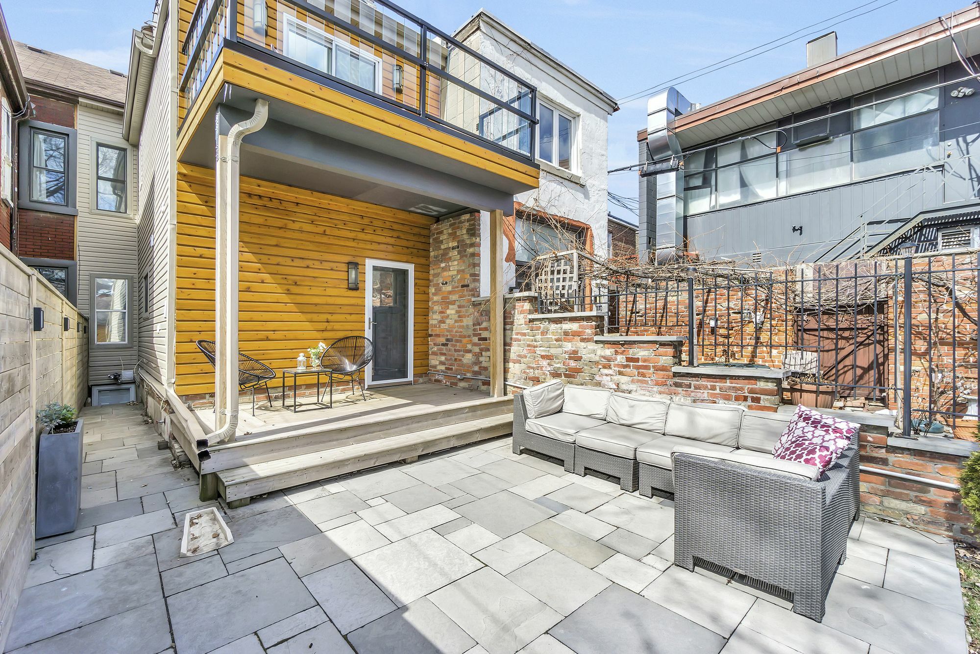 Holiday home Quickstay - Chic & Modern Townhouse In Little Italy Toronto