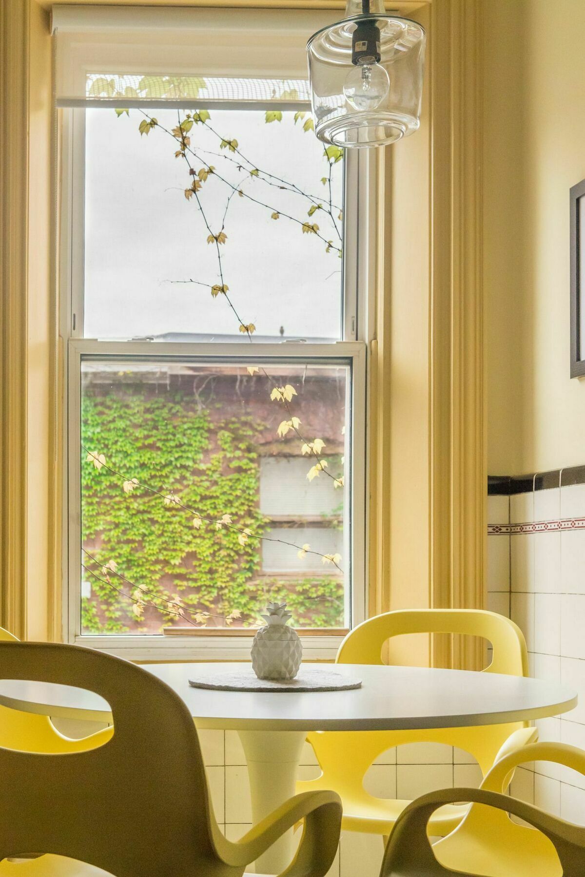 Charming 3br In Queen Street East By Sonder *
