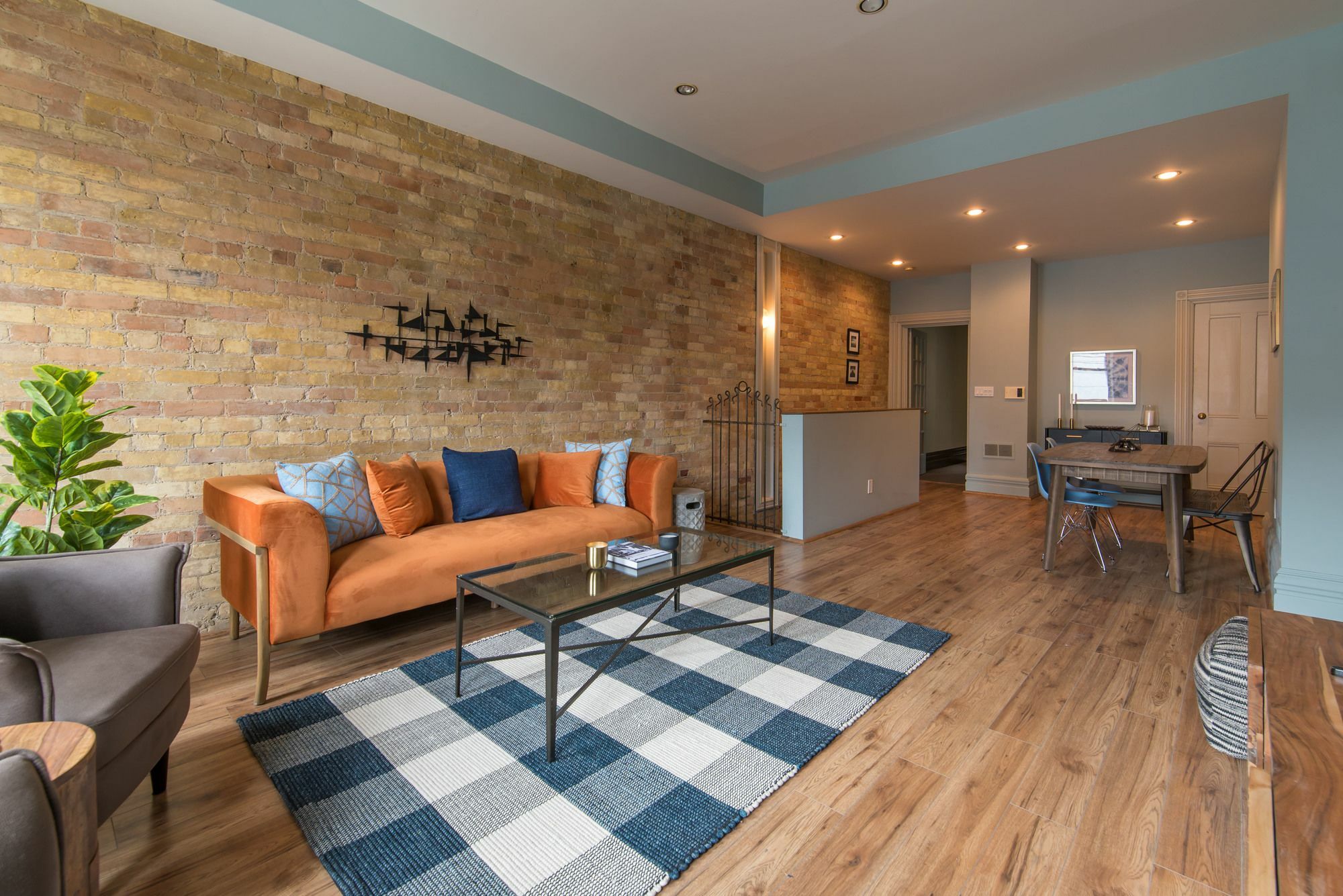 Charming 3br In Queen Street East By Sonder Apartment *