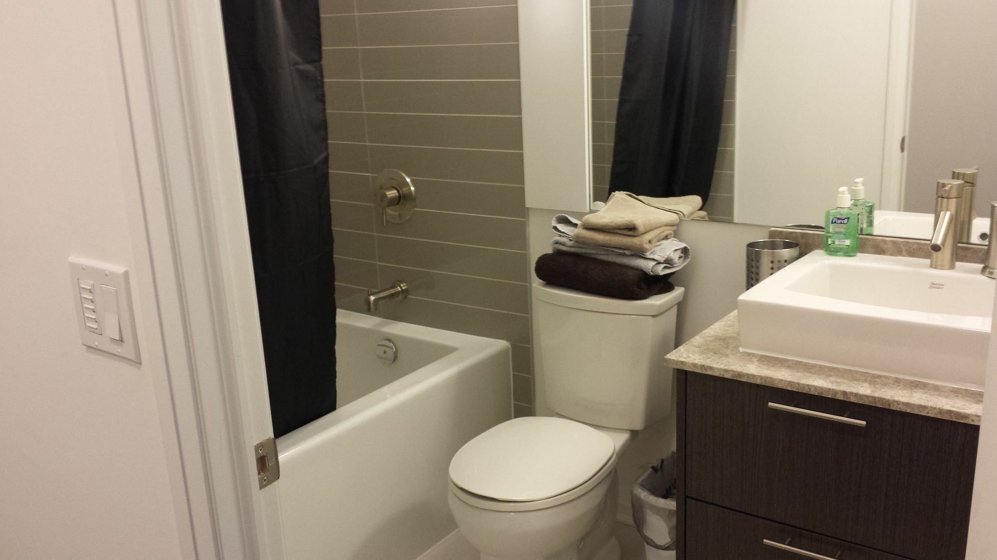 Ice Furnished Apartment *