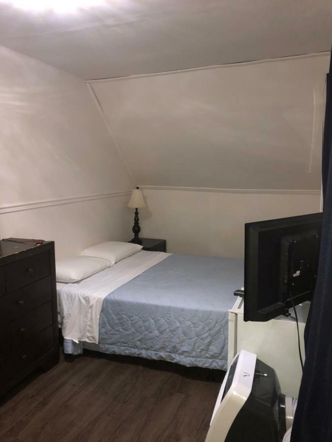 Mina's Guest house *