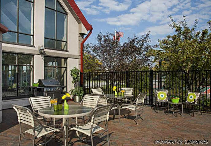 Hotel By Marriott Airport Toronto