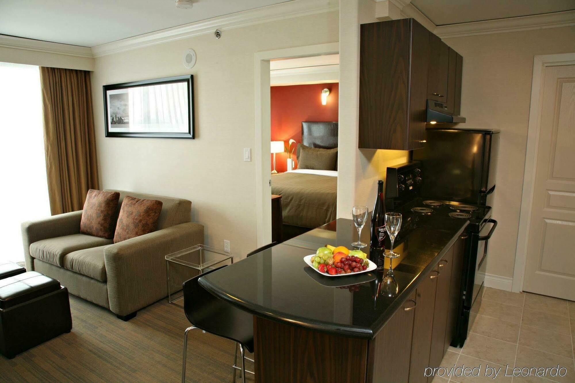 Sandman Signature Airport 4*