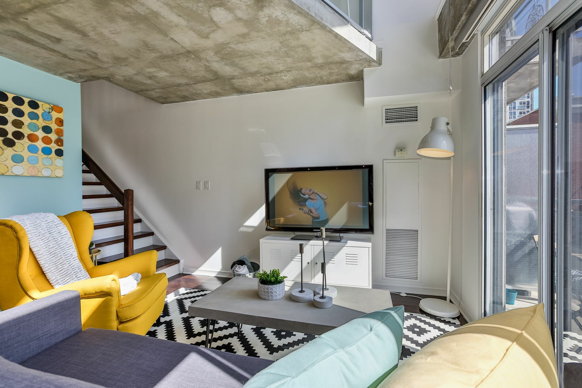 Quickstay - Sunlit Luxury Loft On King West Hotel 3*
