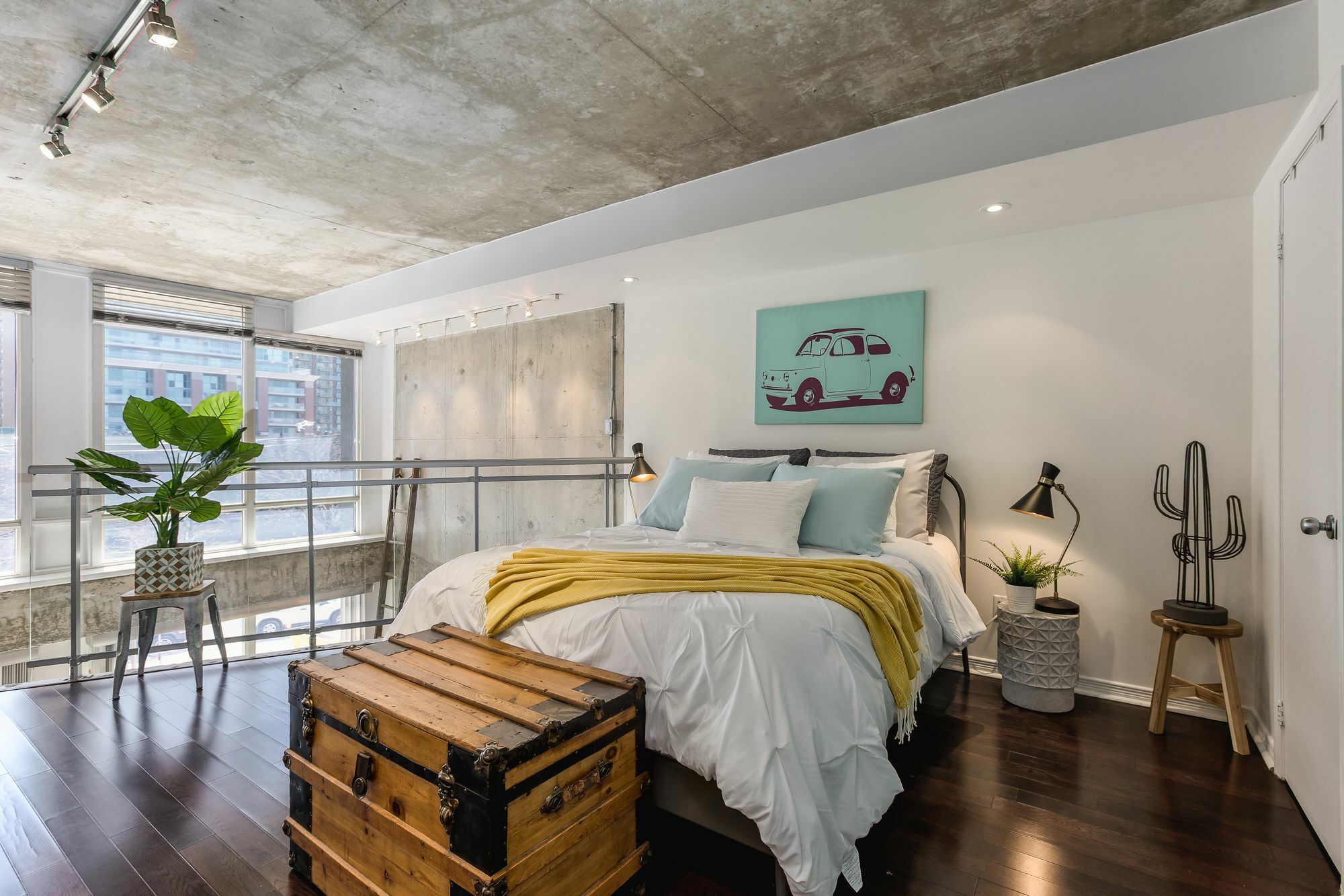 Quickstay - Sunlit Luxury Loft On King West Toronto