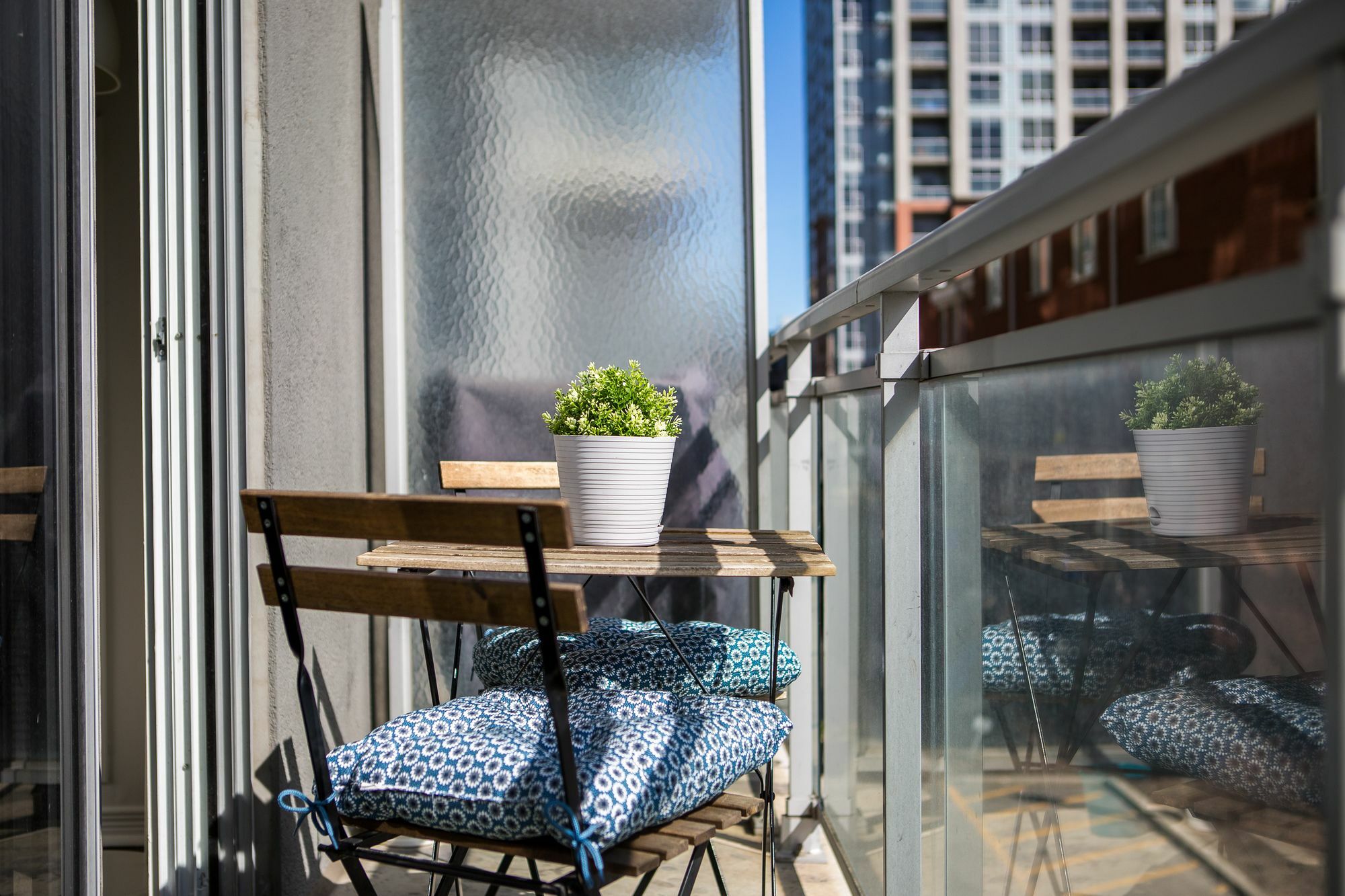 Quickstay - Sunlit Luxury Loft On King West 3*