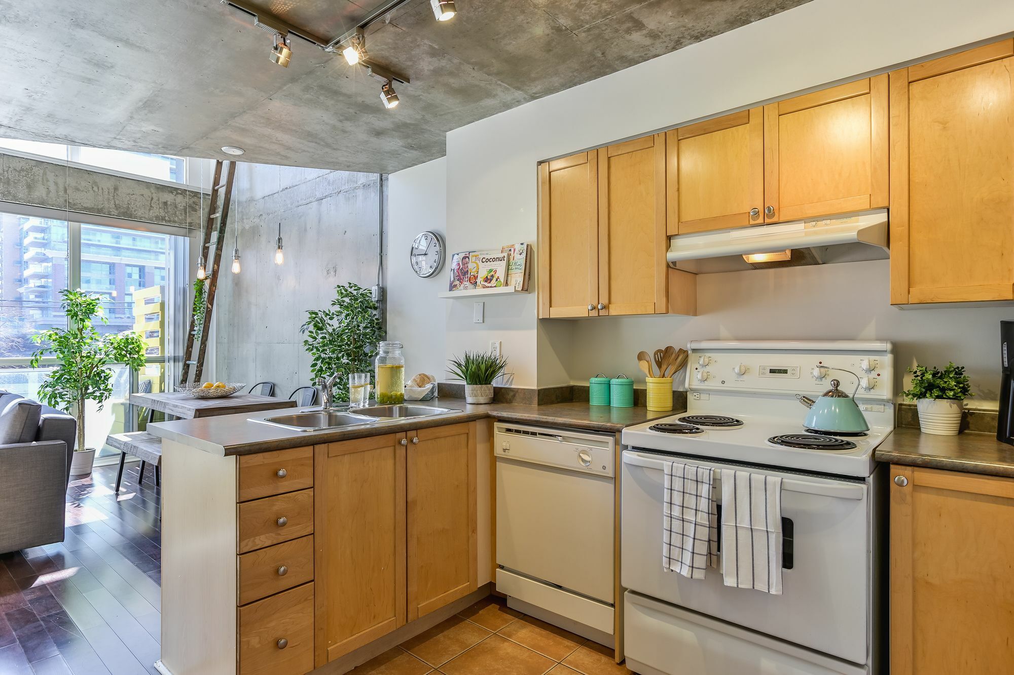 Quickstay - Sunlit Luxury Loft On King West Hotel