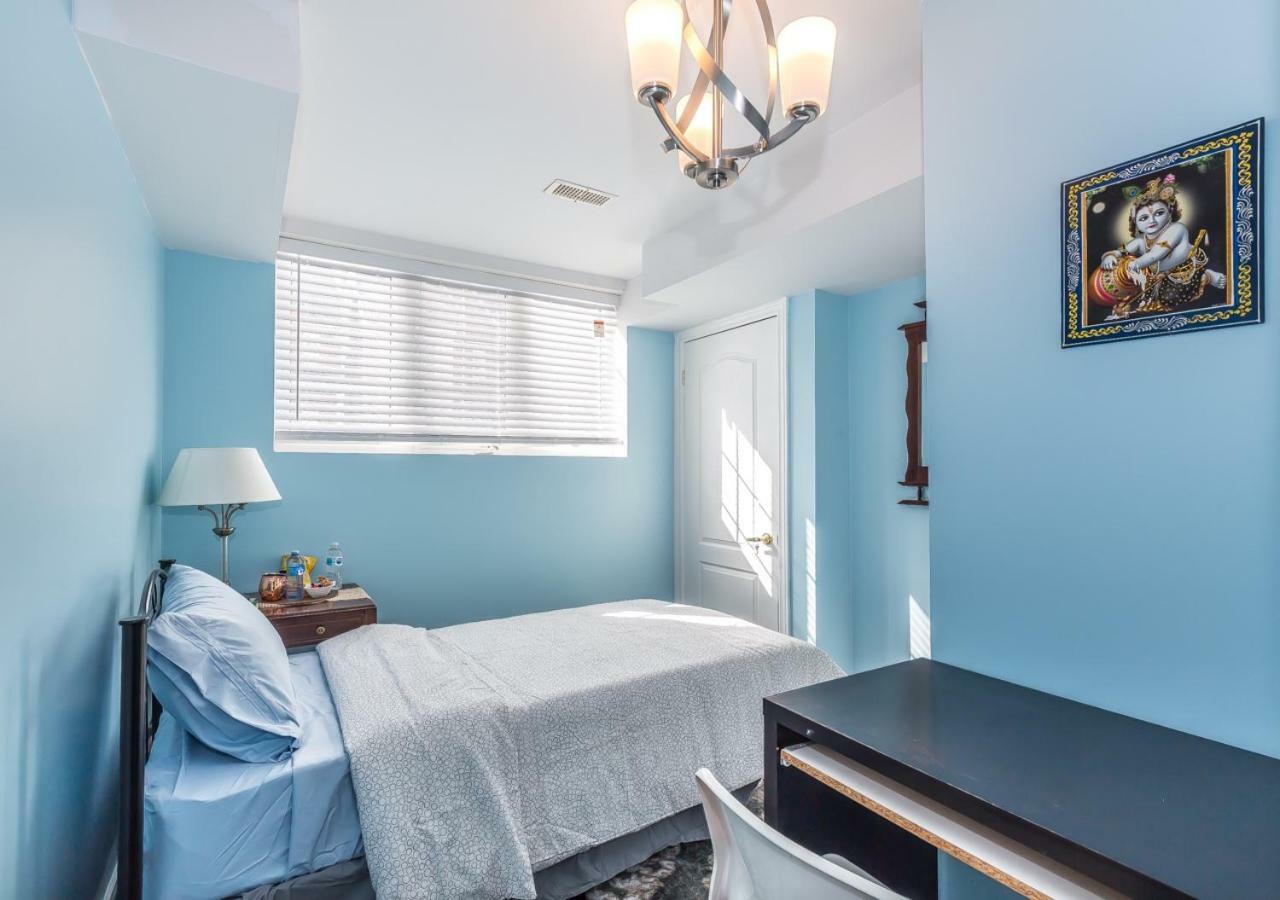 Guest house Affordable Guest At York U Toronto