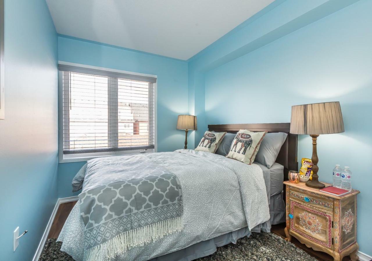 Affordable Guest At York U Guest house Toronto