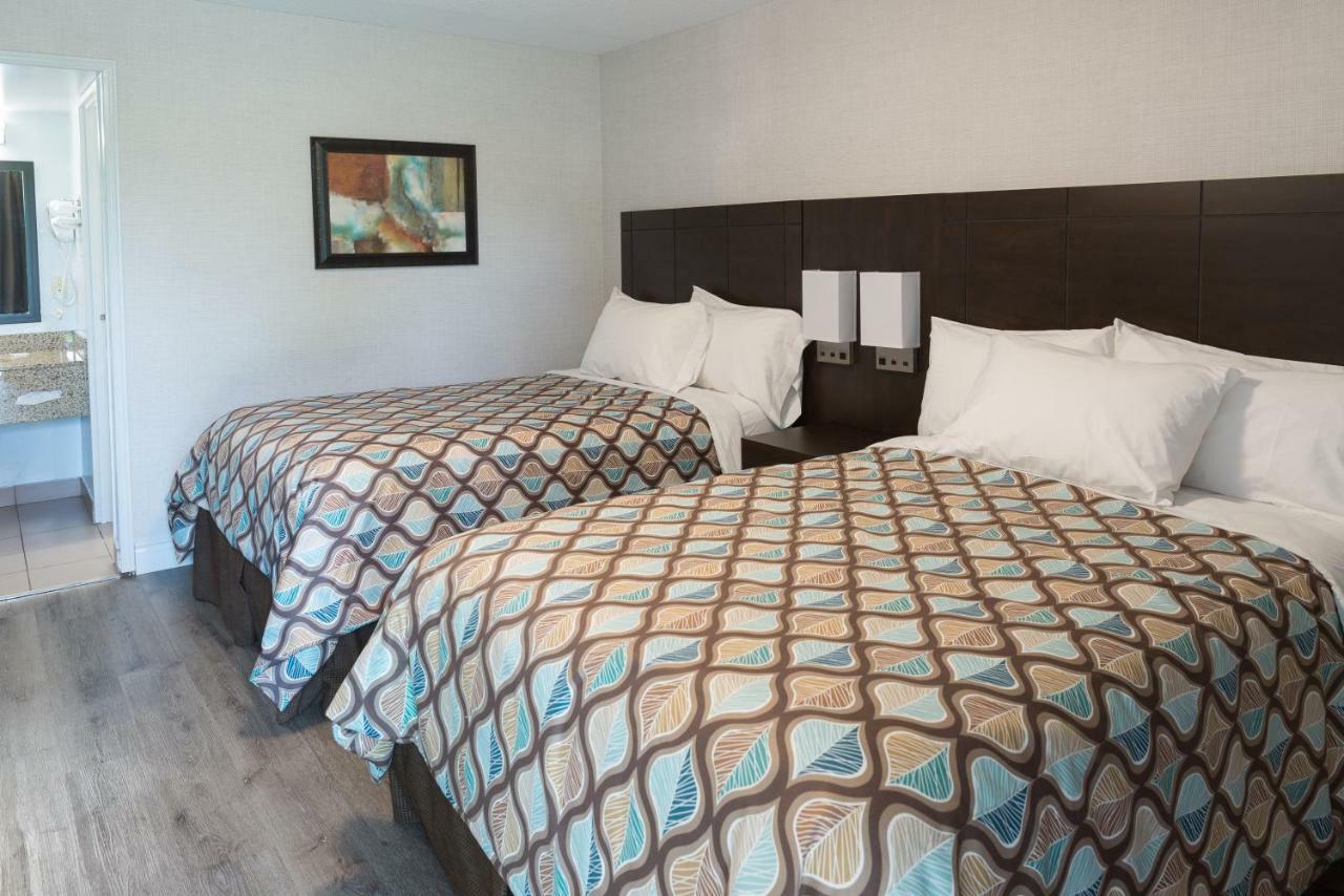 Deluxe 3* Toronto