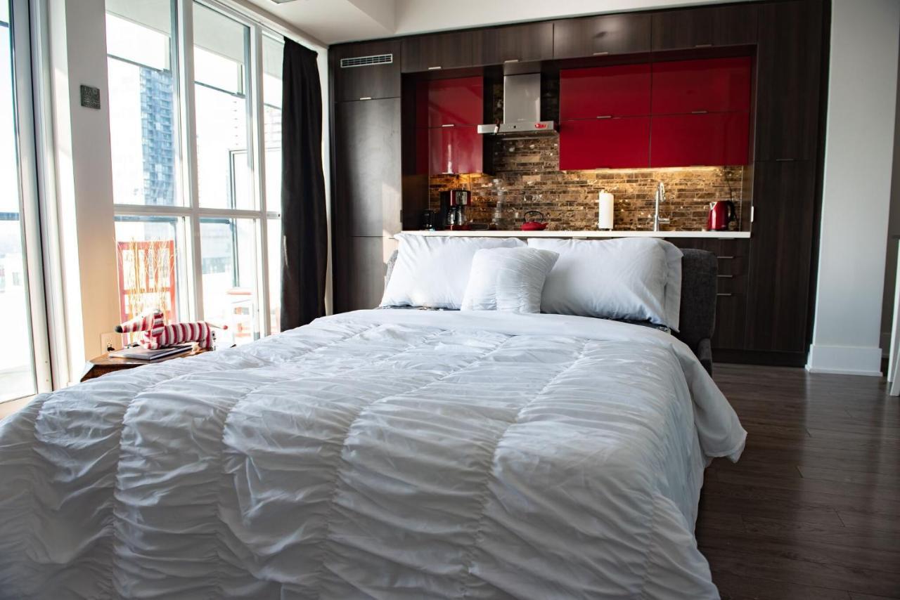 Luxury Adventure Cn Tower/mtcc/scotiabank Arena Apartment *