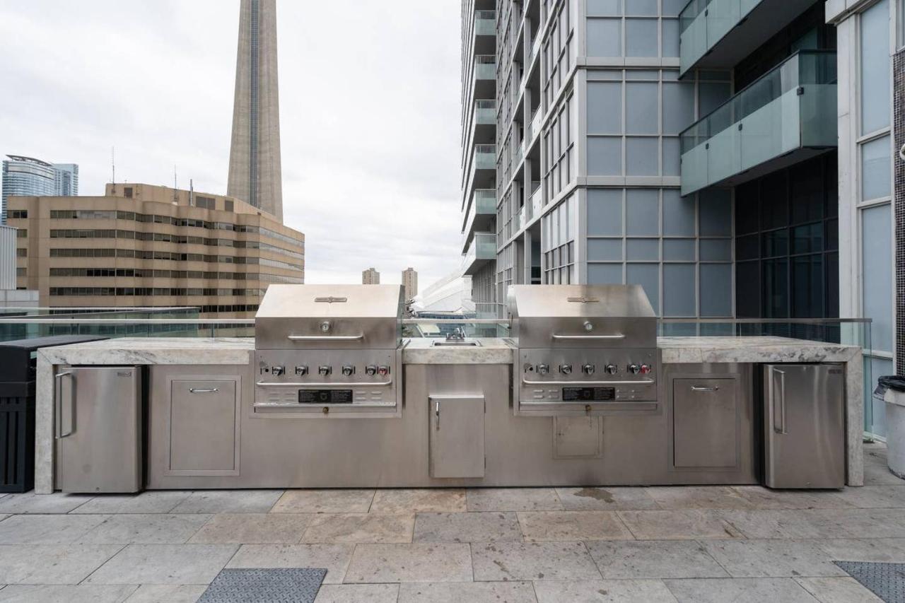 Luxury Adventure Cn Tower/mtcc/scotiabank Arena Apartment *