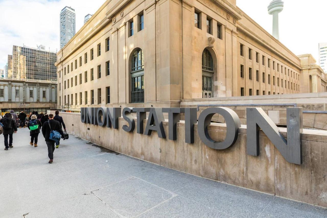 Luxury Adventure Cn Tower/mtcc/scotiabank Arena Apartment *