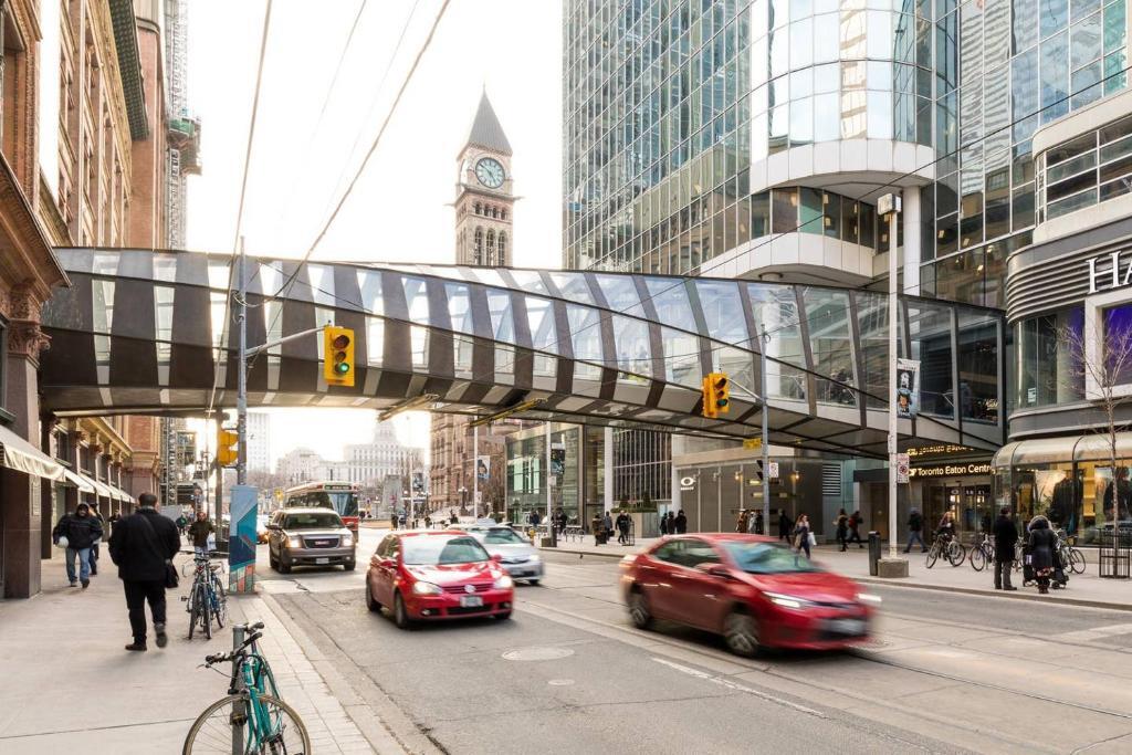 Luxury Adventure Cn Tower/mtcc/scotiabank Arena Apartment *