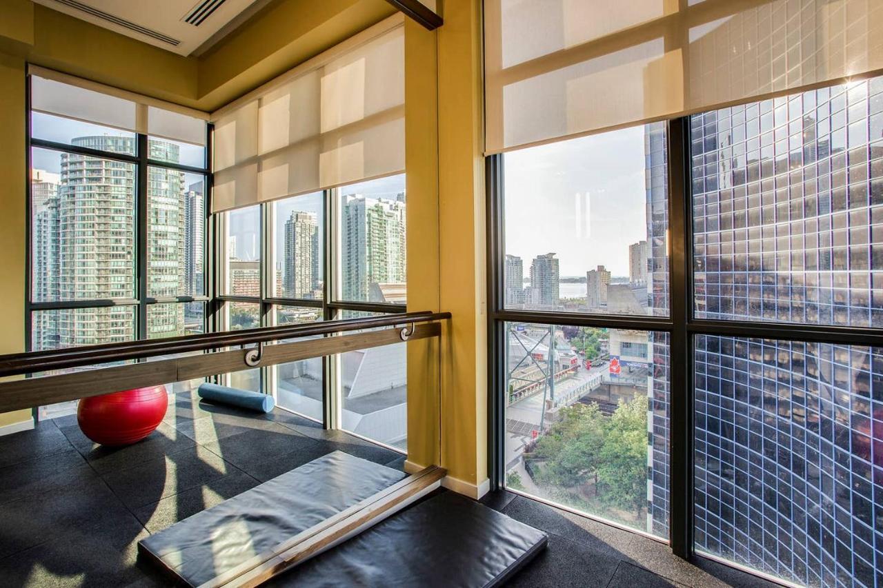 Luxury Adventure Cn Tower/mtcc/scotiabank Arena Apartment *