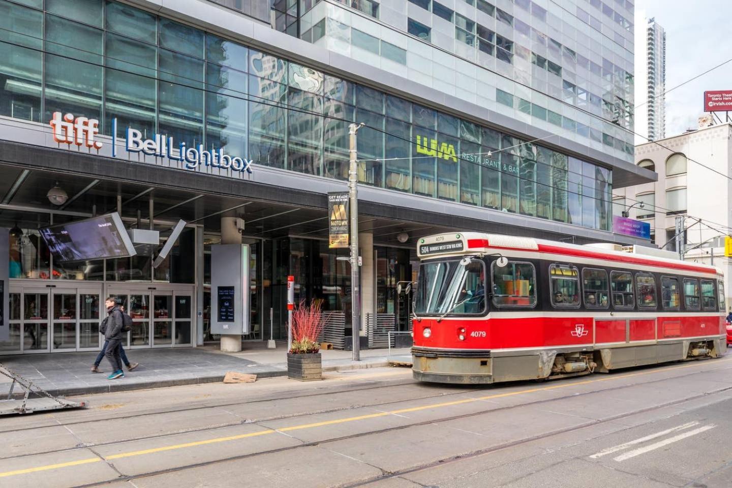 Luxury Adventure Cn Tower/mtcc/scotiabank Arena Apartment