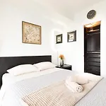 Bright Condo In The Heart Of Toronto