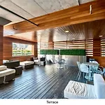 Three Br Condo Step To Cn Tower Rogers Center With Free Parking