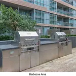 Three Br Condo Step To Cn Tower Rogers Center With Free Parking