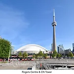 Three Br Condo Step To Cn Tower Rogers Center With Free Parking