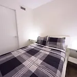 300 Front Suites - Two Beds With Free Parking