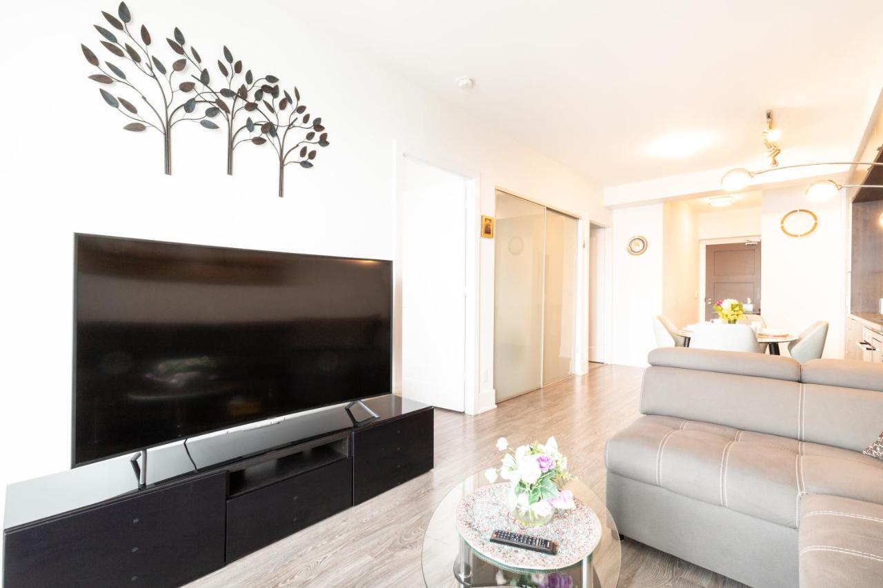 Apartment Bright In The Heart Of Toronto