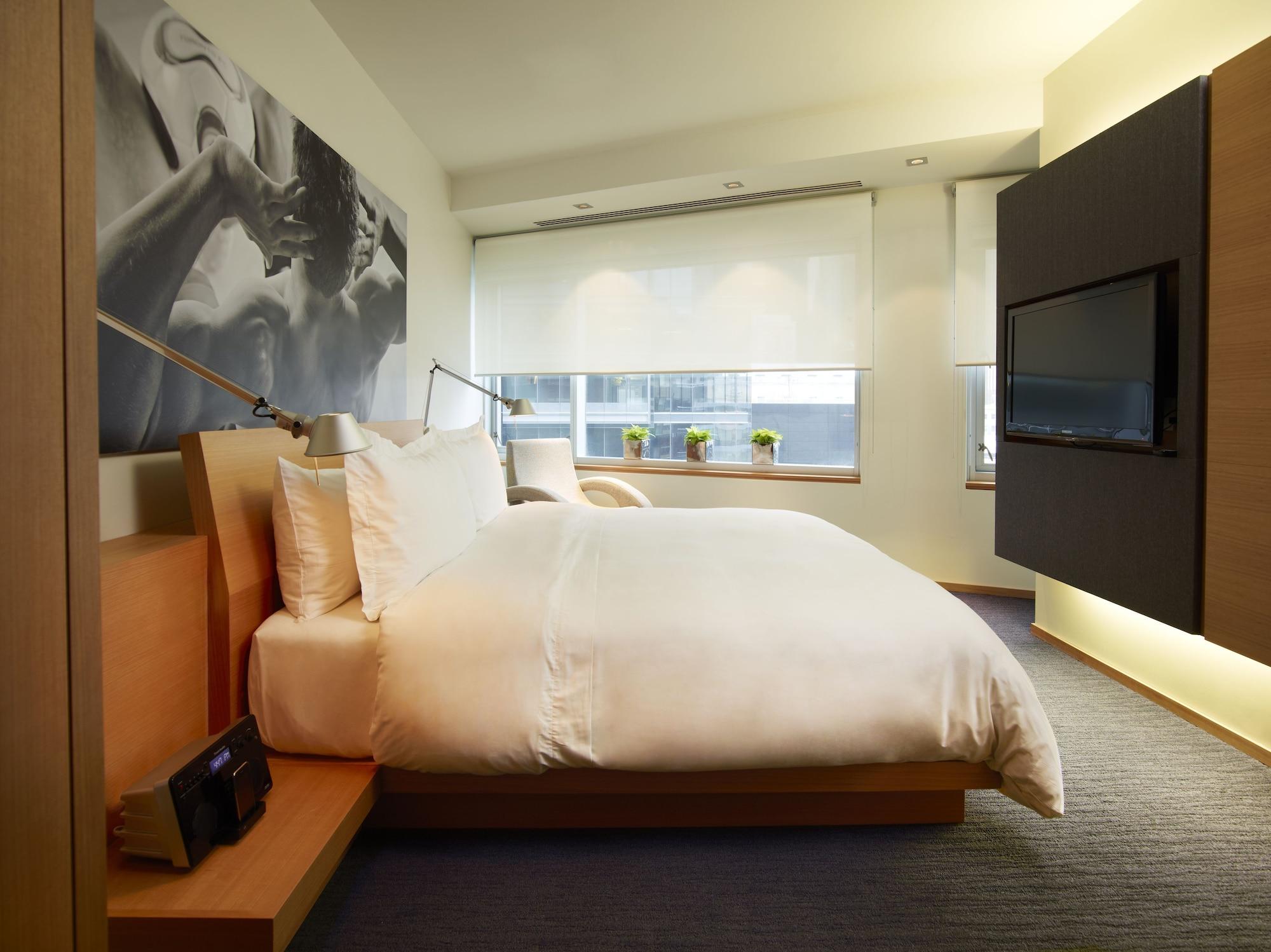 Le Germain Maple Leaf Square Hotel 4*