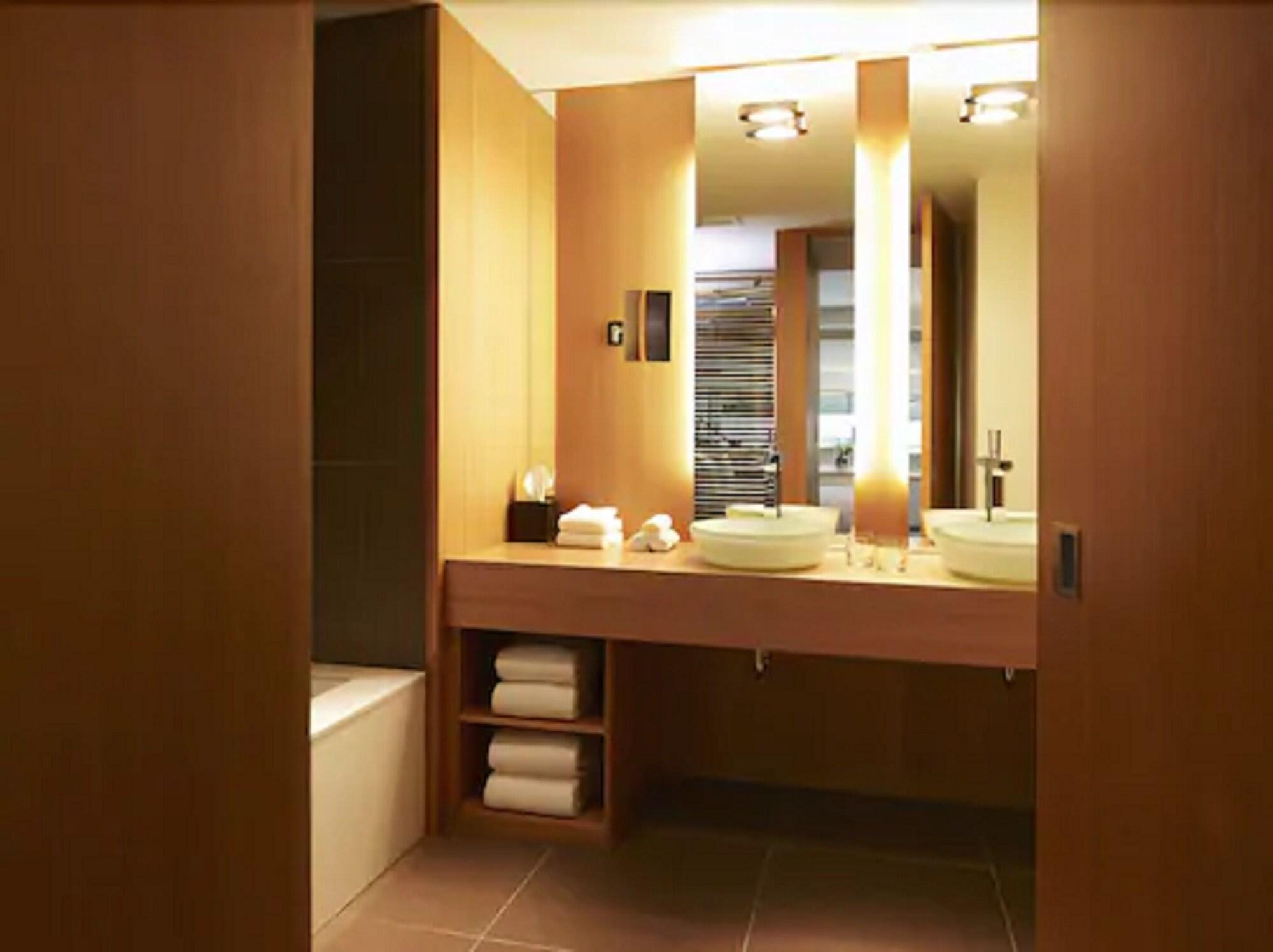 Le Germain Maple Leaf Square 4* Toronto