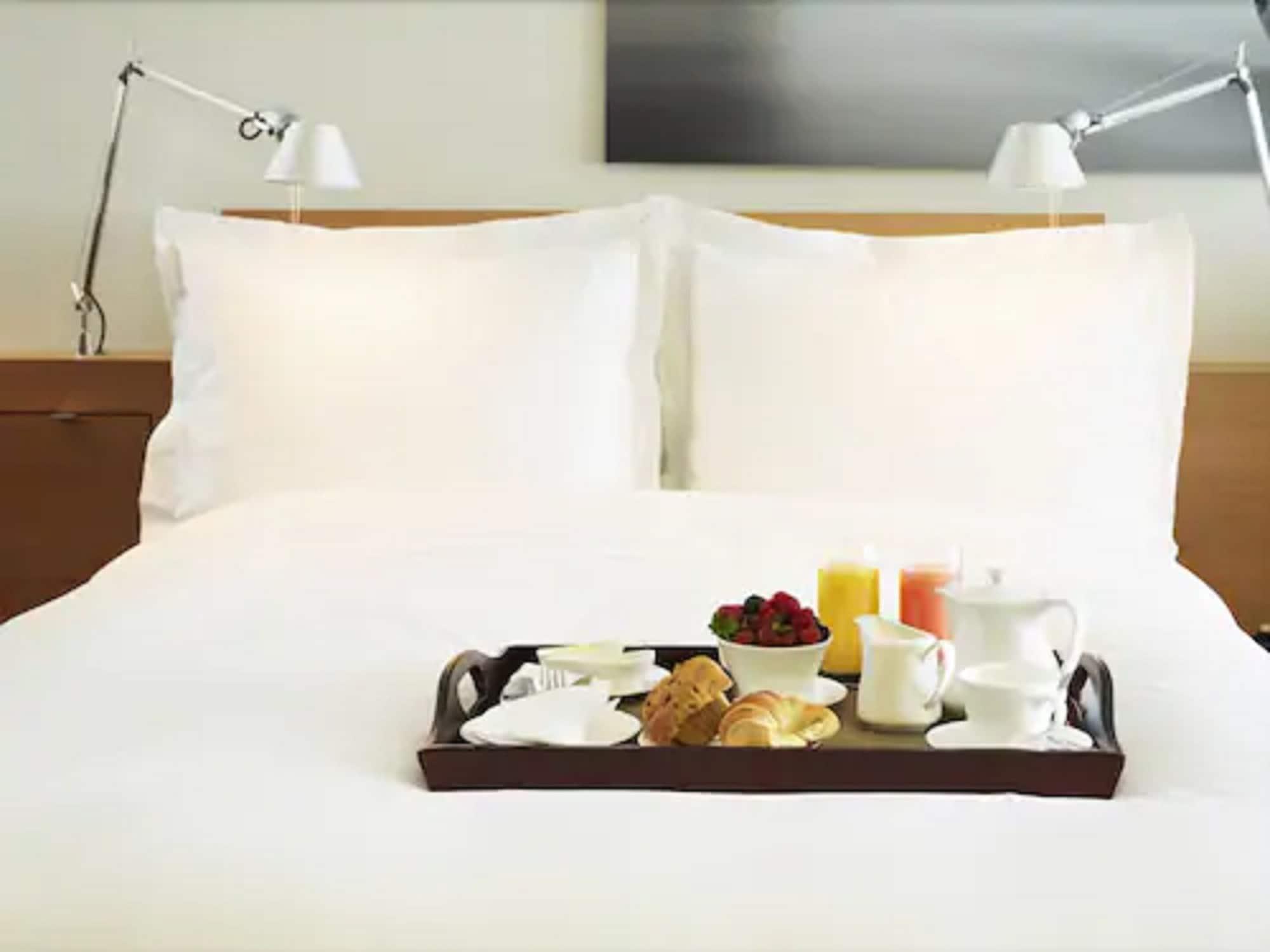 Hotel Le Germain Maple Leaf Square Toronto