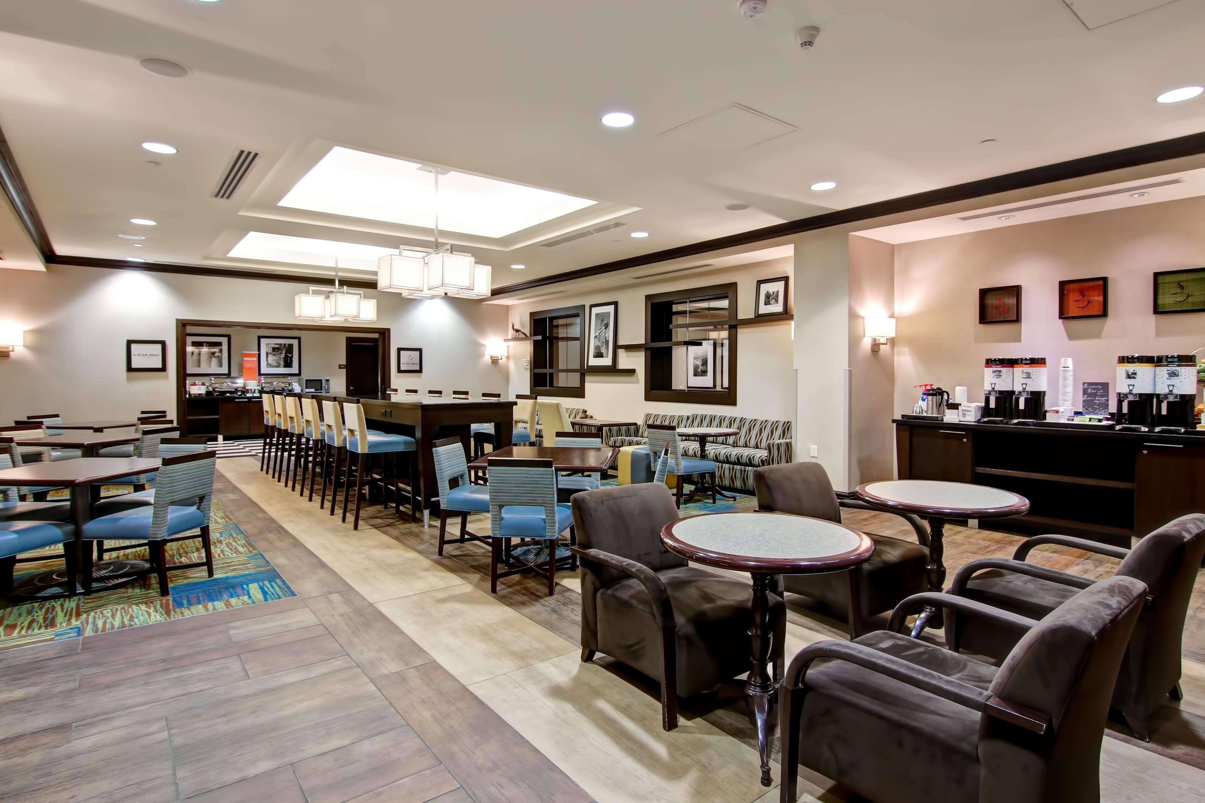 Hotel Hampton By Hilton Airport Corporate Centre 3*