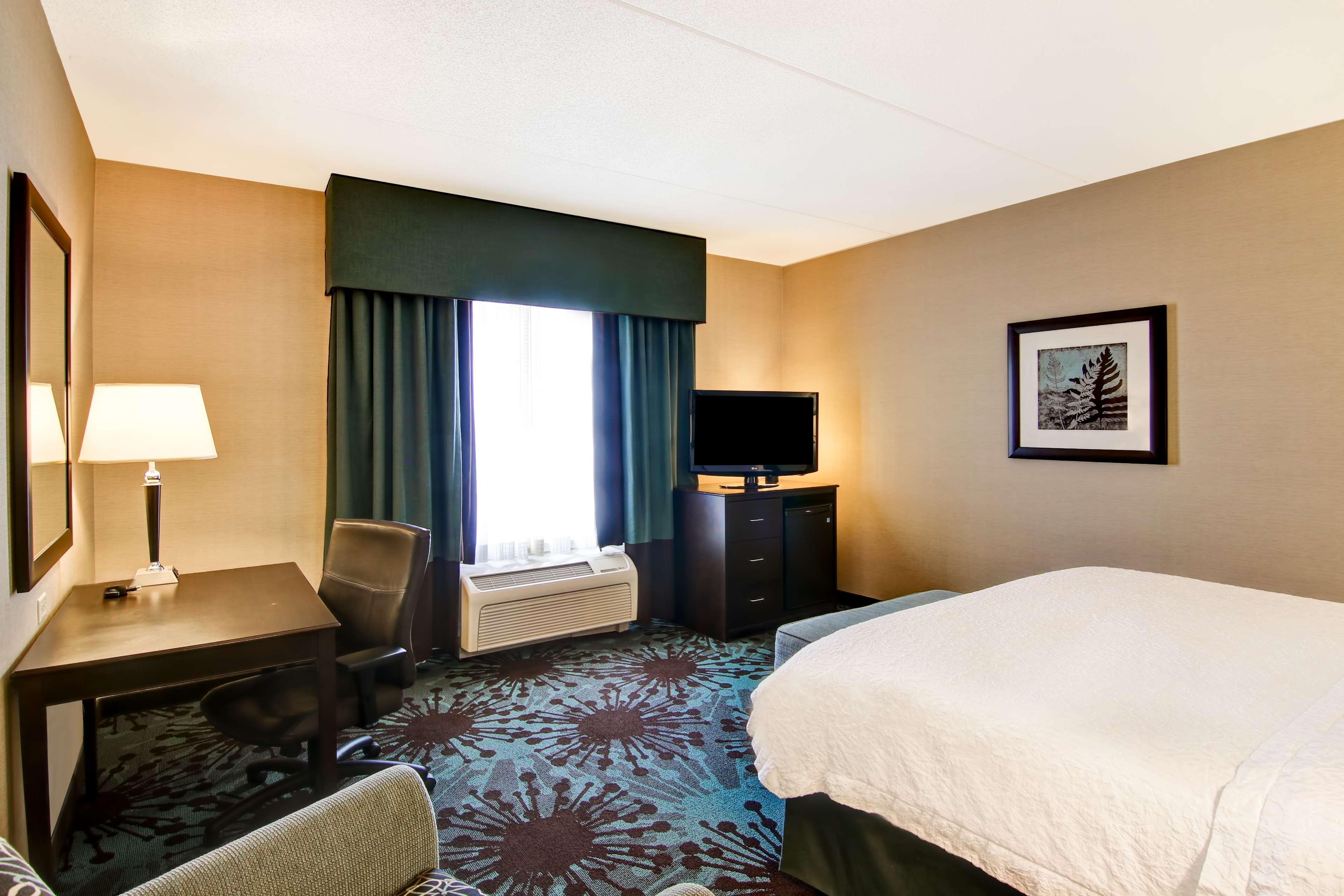 Hotel Hampton By Hilton Airport Corporate Centre 3*