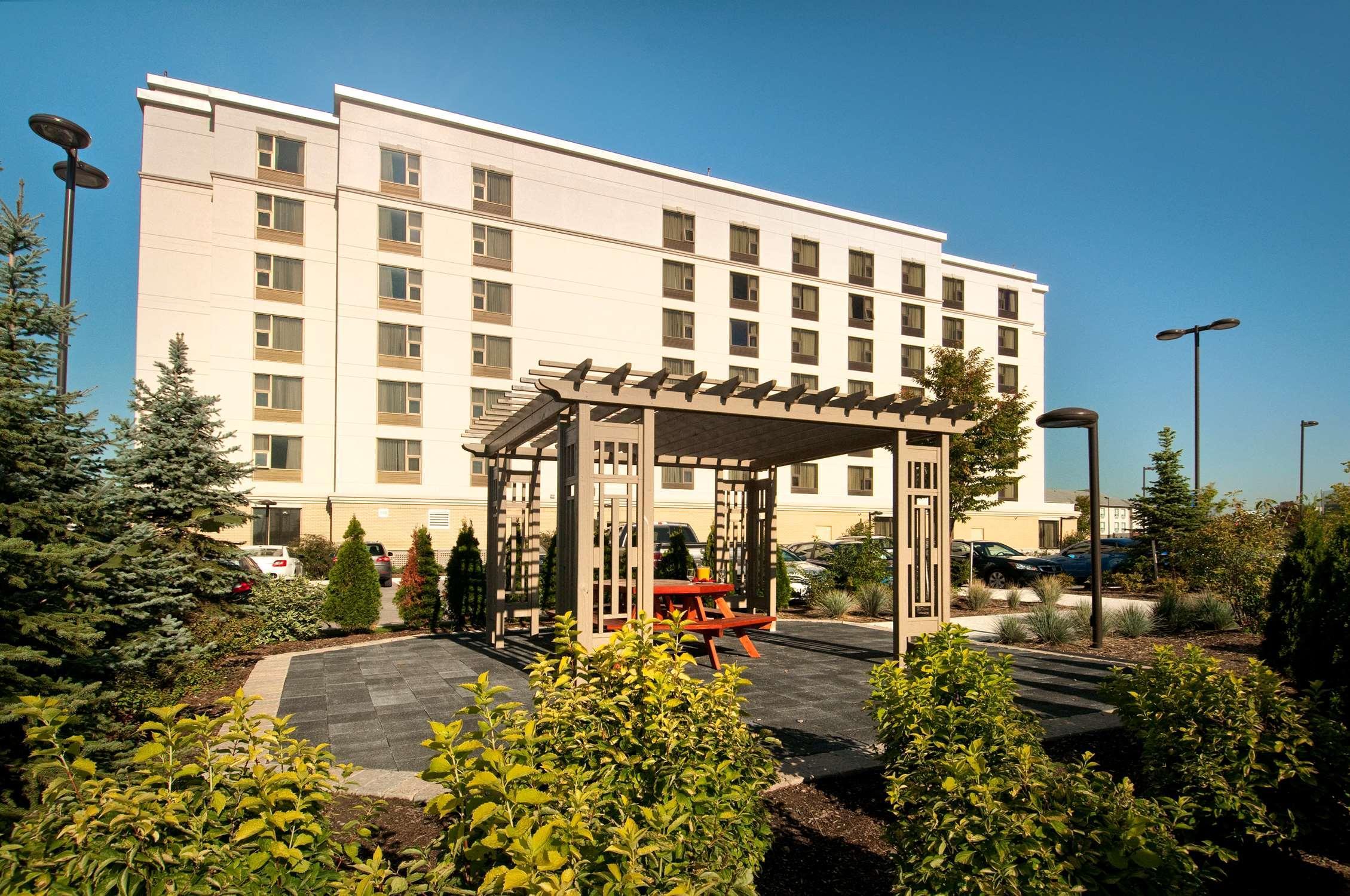 Hampton By Hilton Airport Corporate Centre Toronto