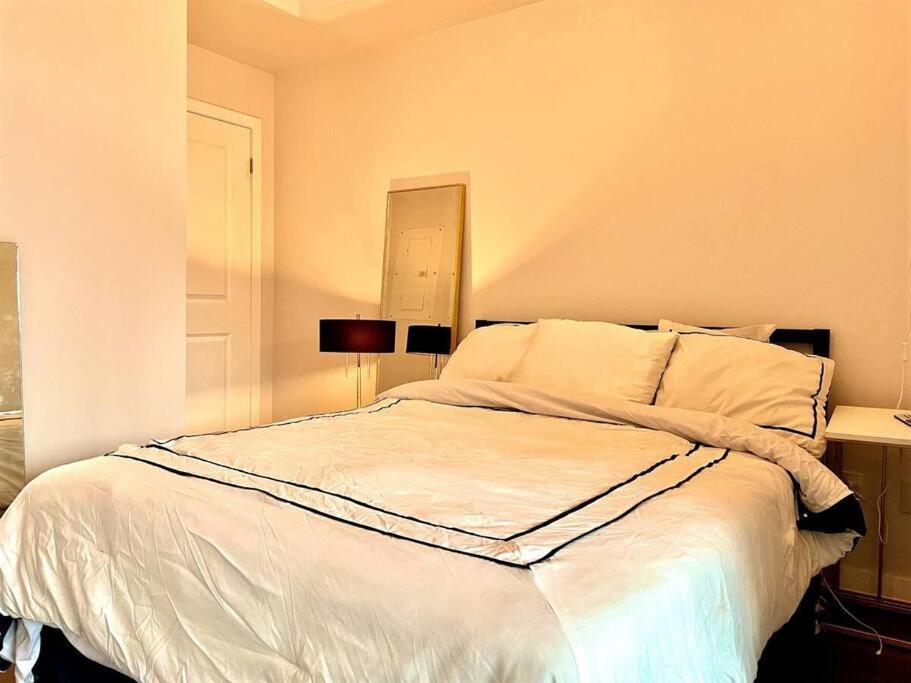 Gorgeous Downtown Apartment *