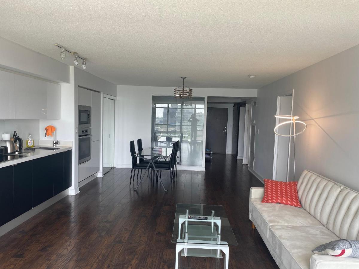 Hotel Three Br Step To Cn Tower Rogers Center With Free Parking Toronto