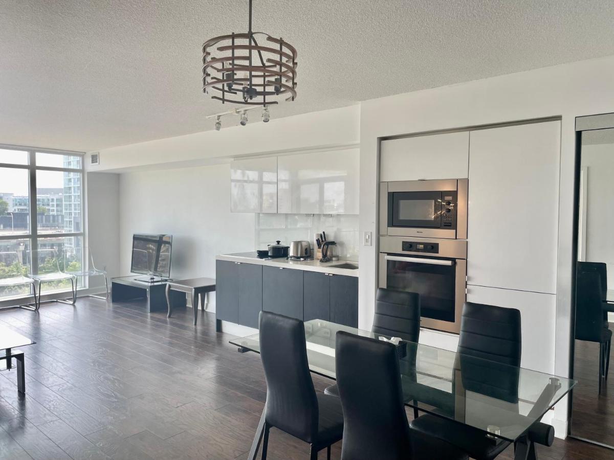 Three Br Step To Cn Tower Rogers Center With Free Parking 5*