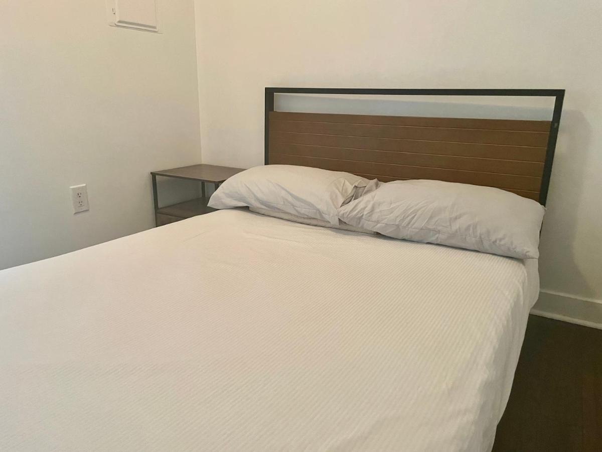 Three Br Step To Cn Tower Rogers Center With Free Parking Hotel Toronto
