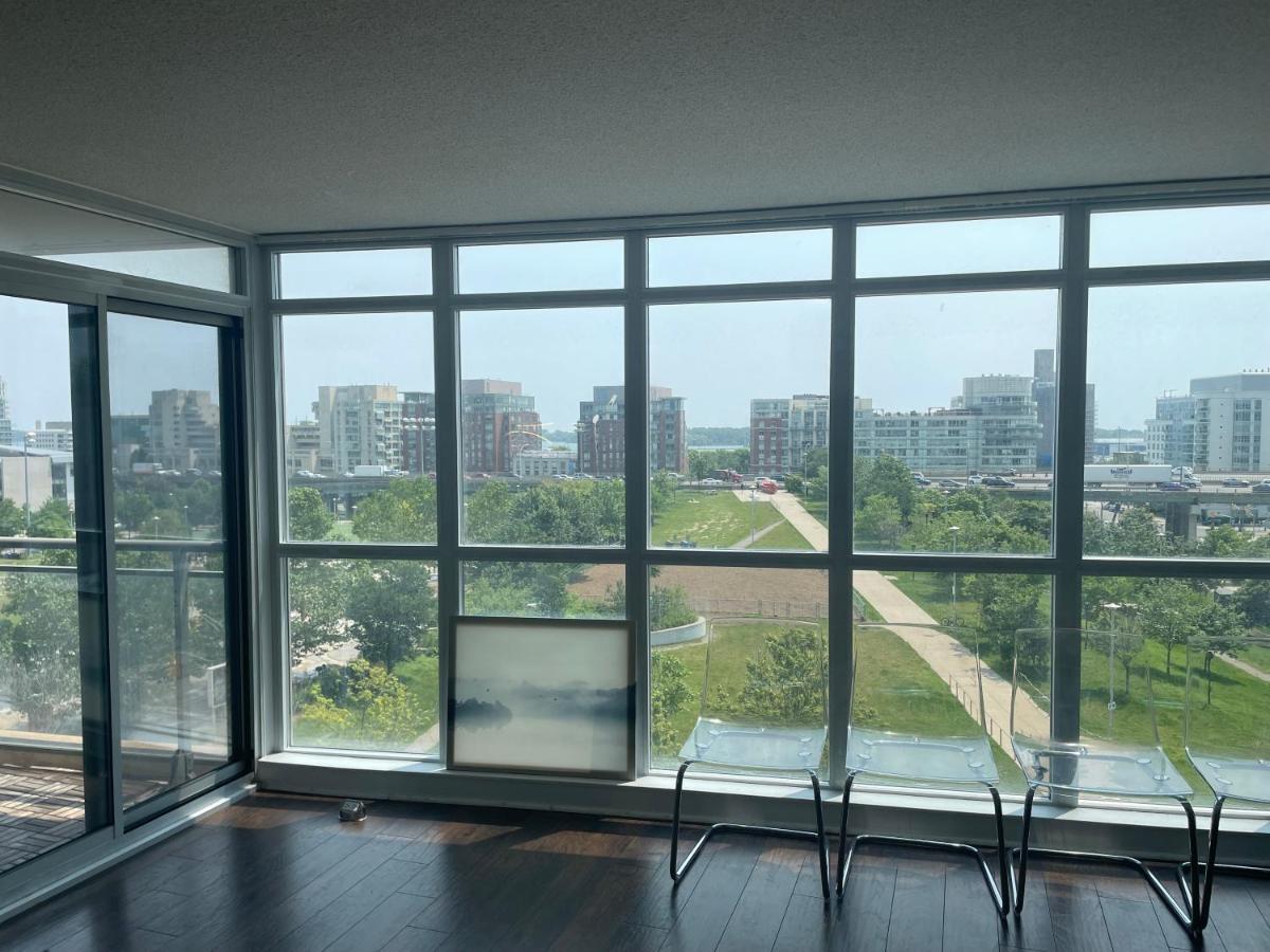 Three Br Step To Cn Tower Rogers Center With Free Parking Hotel