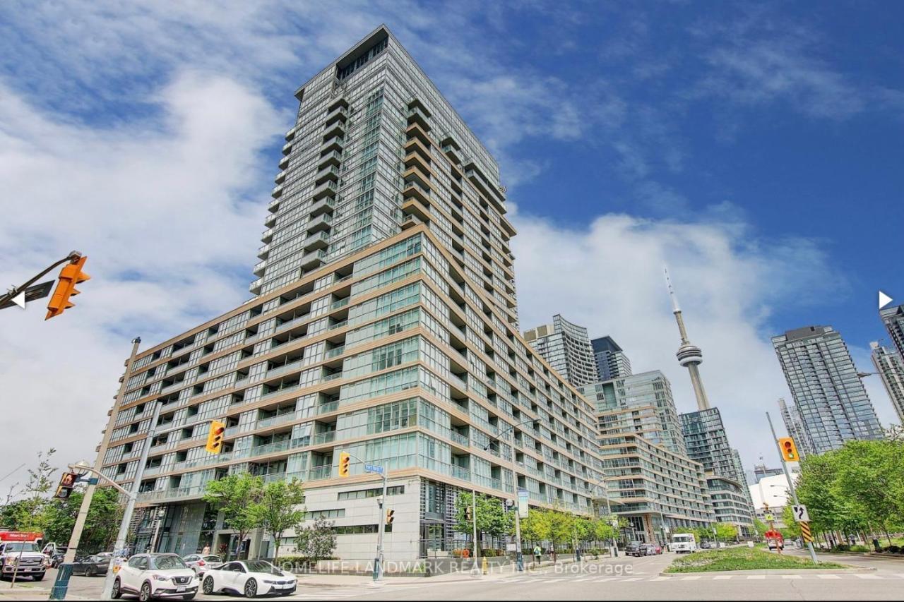 Hotel Three Br Step To Cn Tower Rogers Center With Free Parking