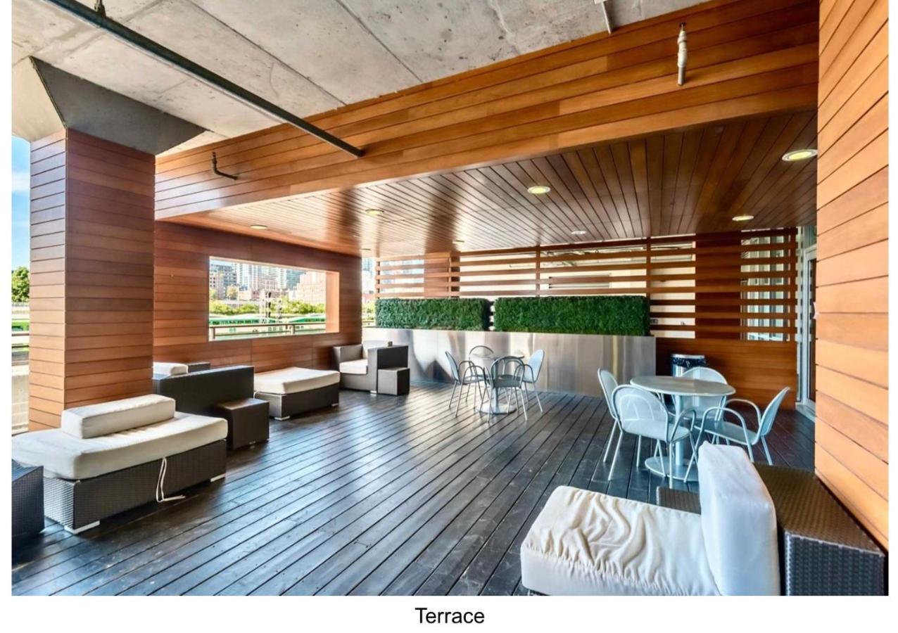 Hotel Three Br Step To Cn Tower Rogers Center With Free Parking Toronto