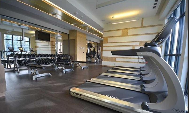 Apartment 300 Front Suites - Two Beds With Free Parking *
